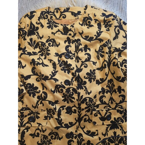 Elegant Black and Gold Trench Coat - Picture 4 of 11